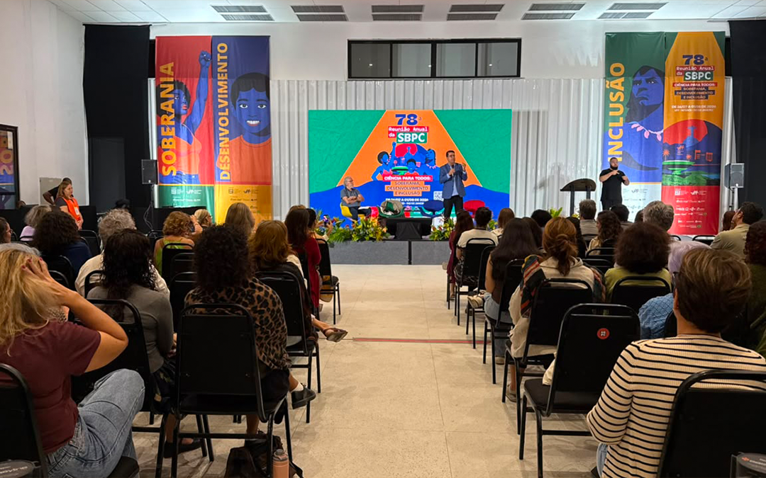 Terceiro dia da SBPC reúne debates sobre IA, clima, saúde e inclusão